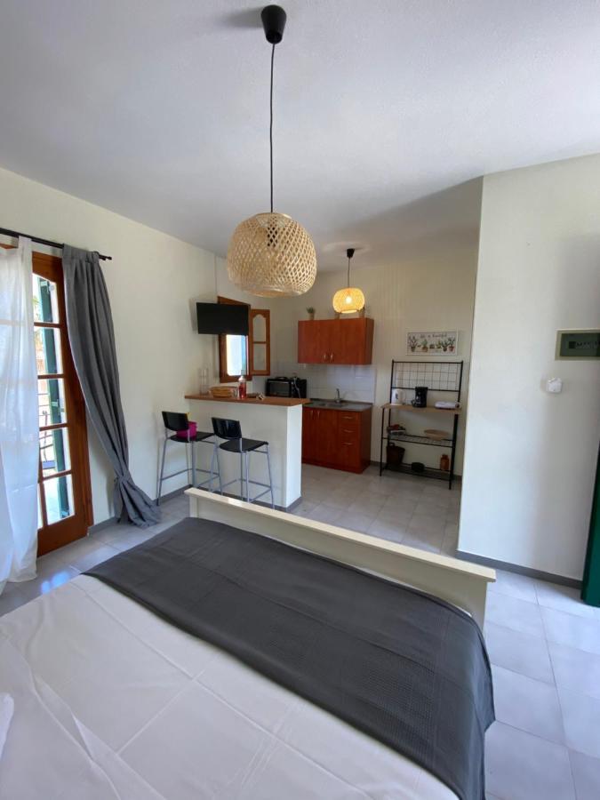 Lemon Tree Apartments B C Argostoli  Buitenkant foto